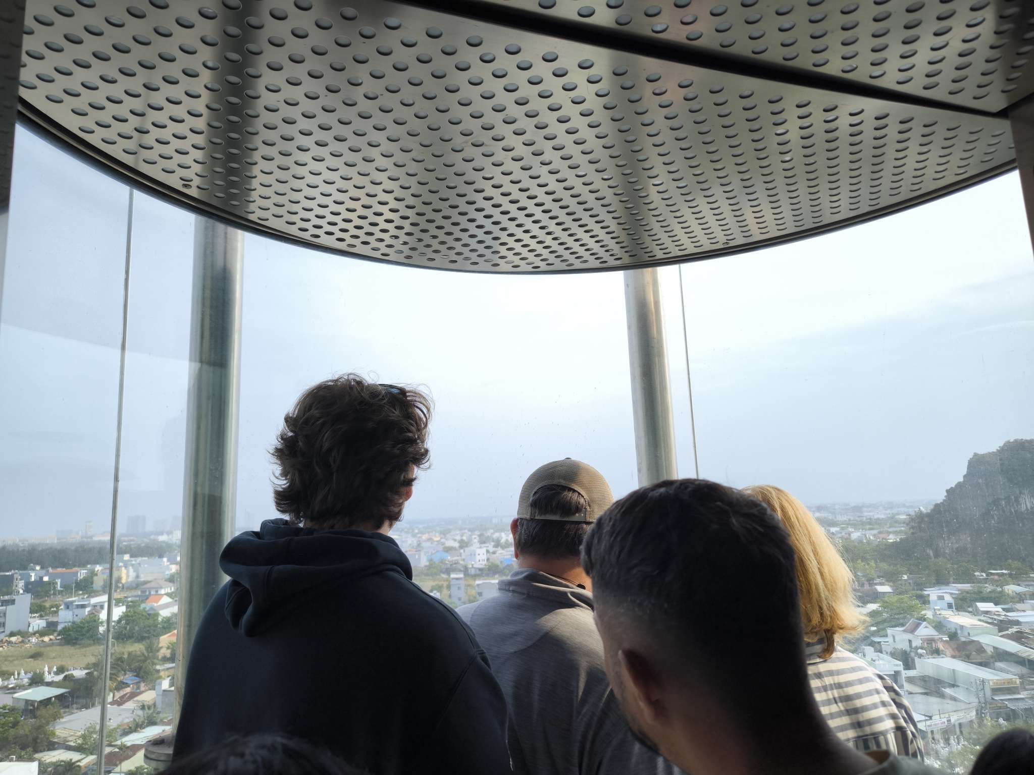 パワースポットとして有名な「五行山」観光へご案内