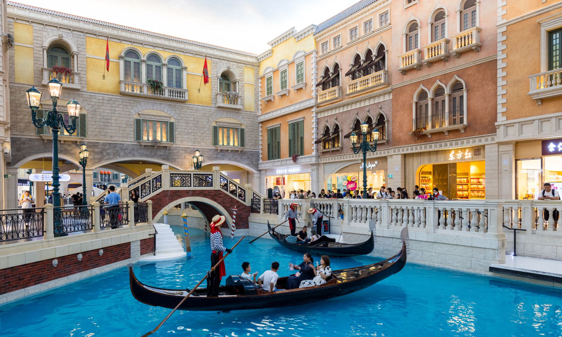 フリータイム、カジノやショッピングなど思い思いにお楽しみください