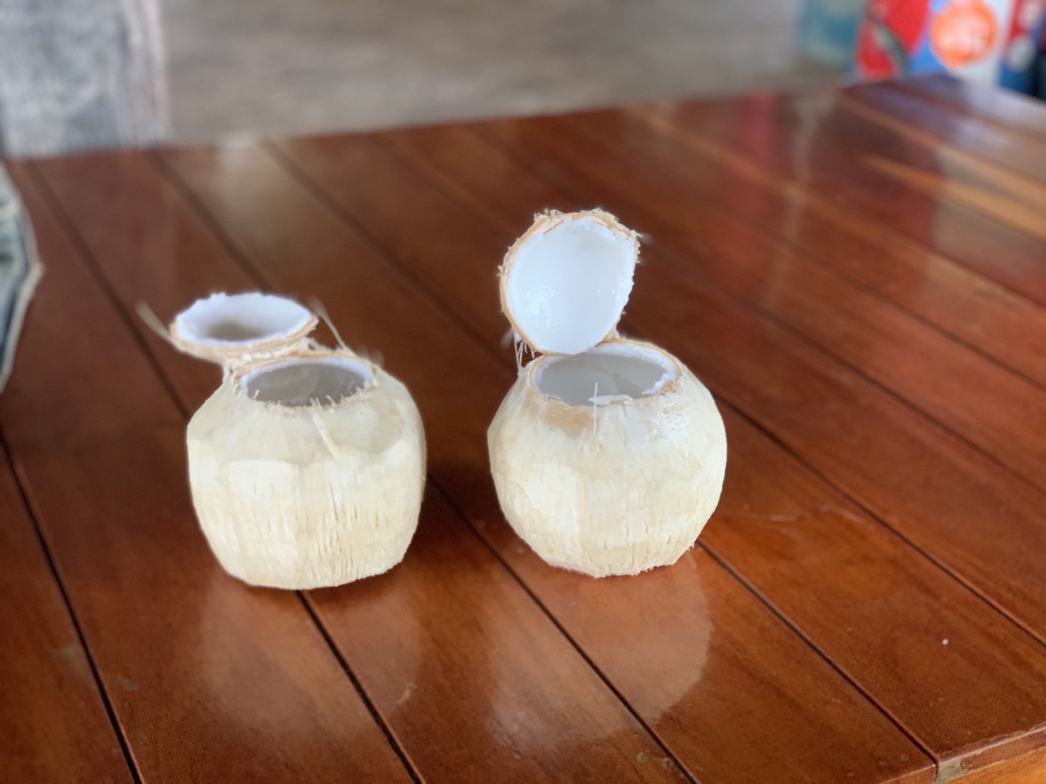 冷たいココナッツジュースでリフレッシュ!