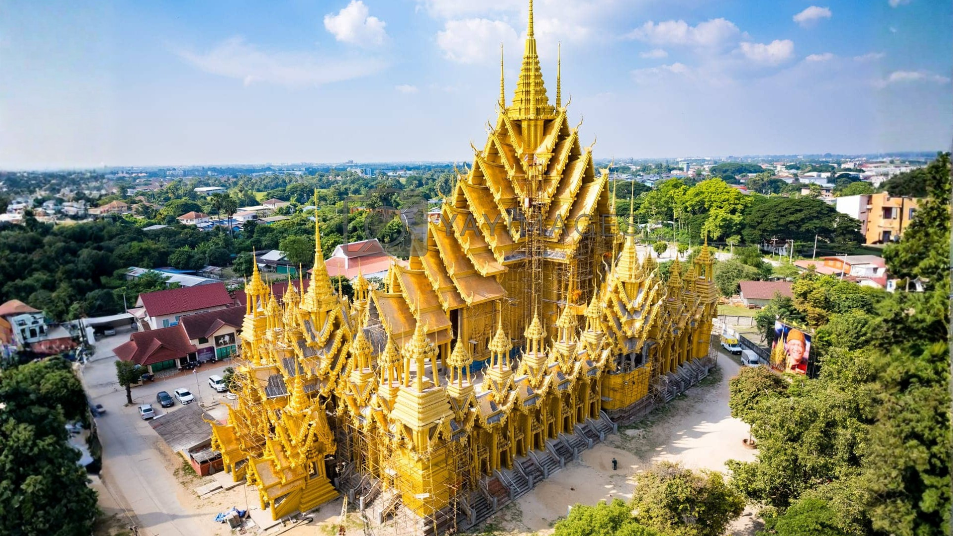 黄金寺！ワット・チャンタワン・トック寺院観光