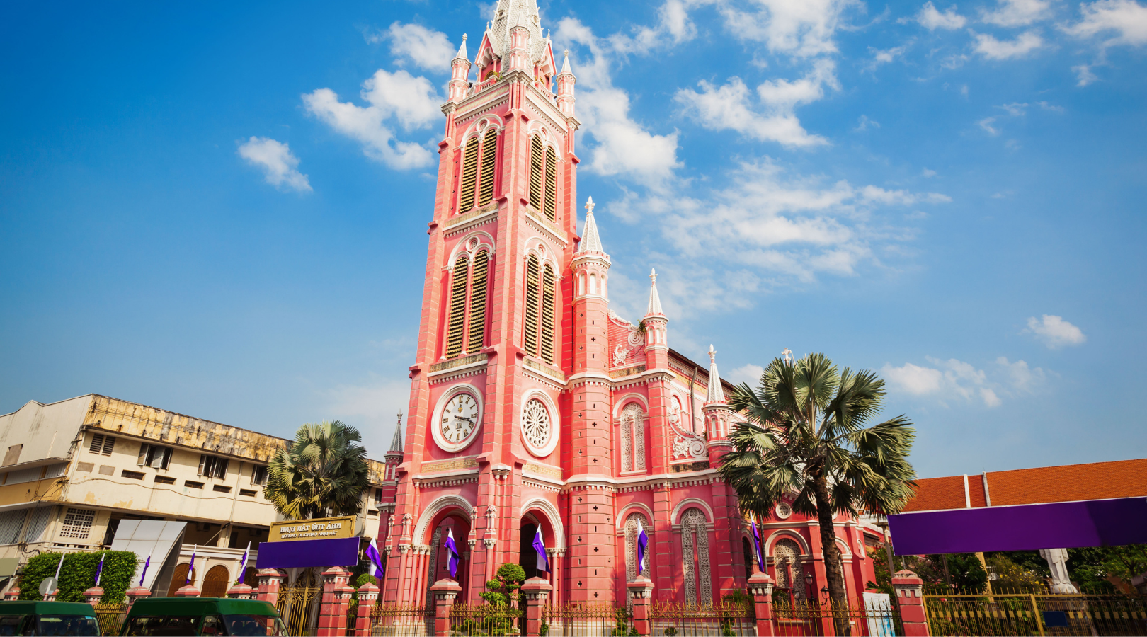 【観光名所ランキング 1位】 タンディン教会