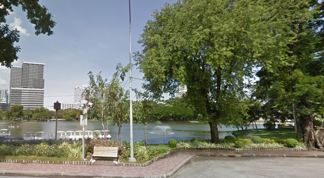 ルンピニー公園 着