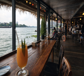 ヤワラート地区になるレストラン「NAAM1608」にてランチ