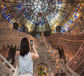 ガイドブックでもおなじみの映えスポット「エラワンミュージアム」