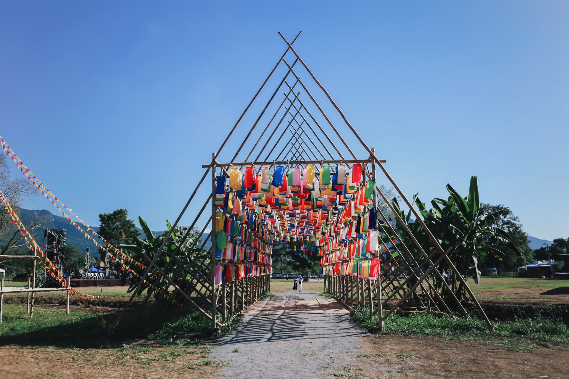 コムローイ祭りの会場へ到着