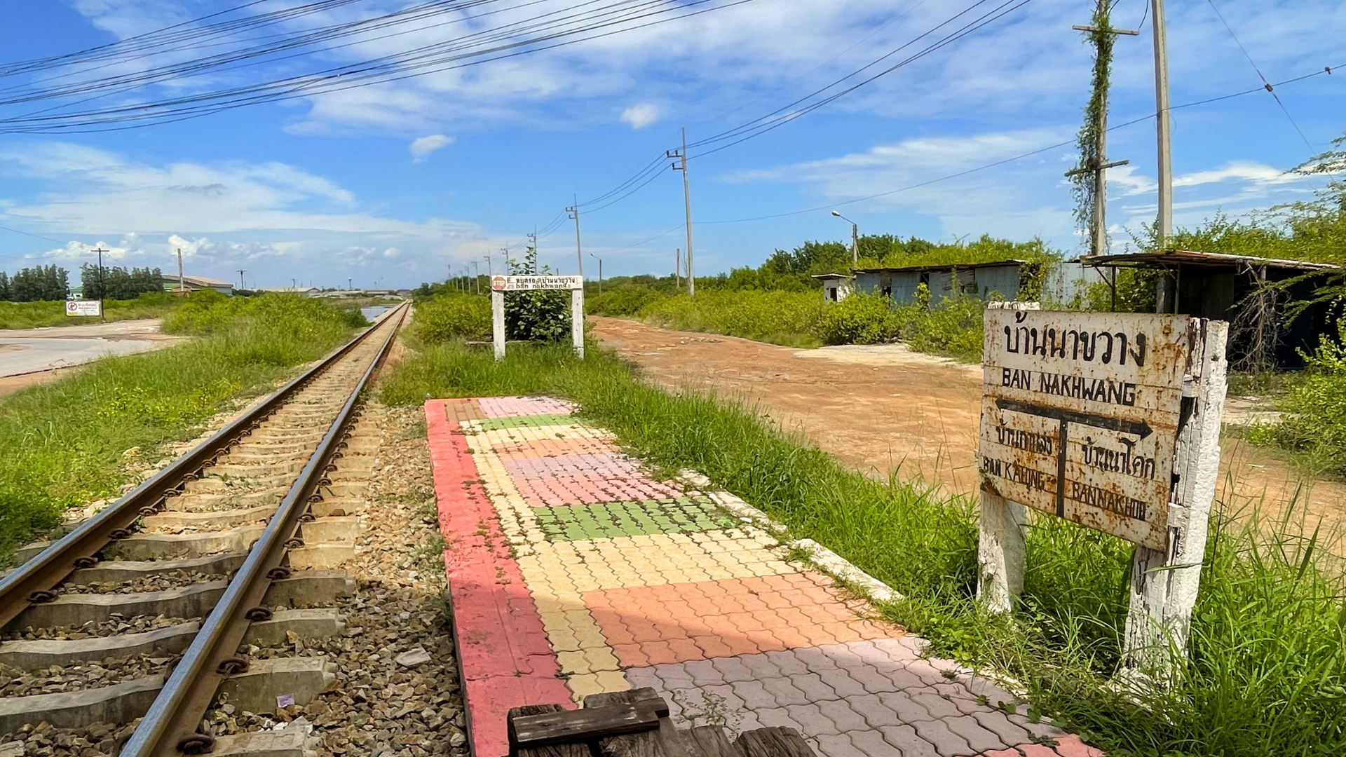 メークロン線の列車へ乗車！約30分の乗車体験をお楽しみください