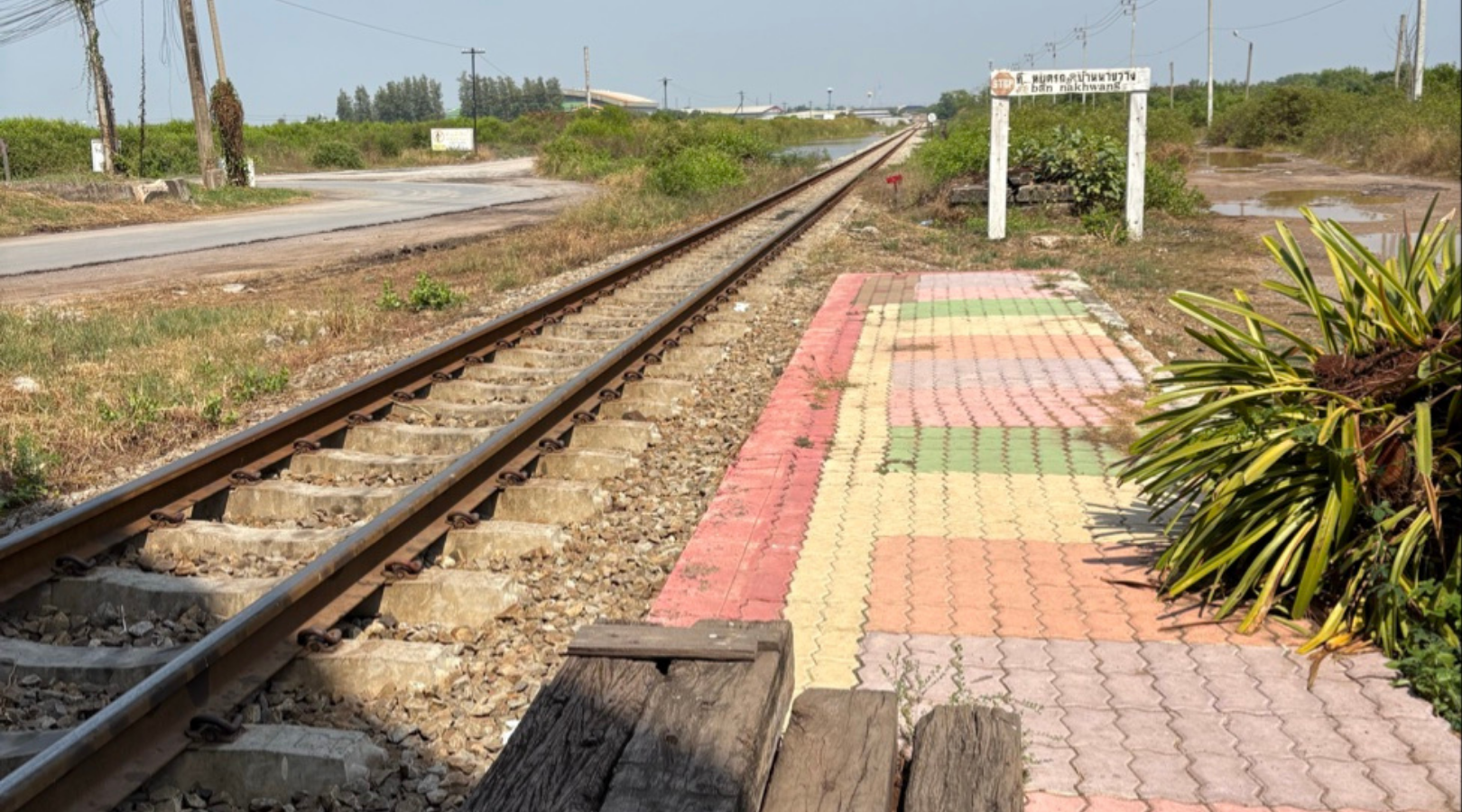 バーナークワン駅から列車乗車｜メークロン市場に向けて出発！