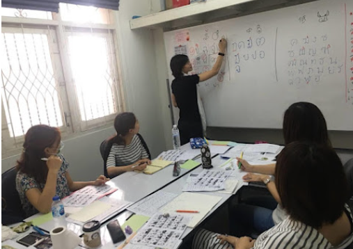 タイ語 語学学校を見学 (50分)