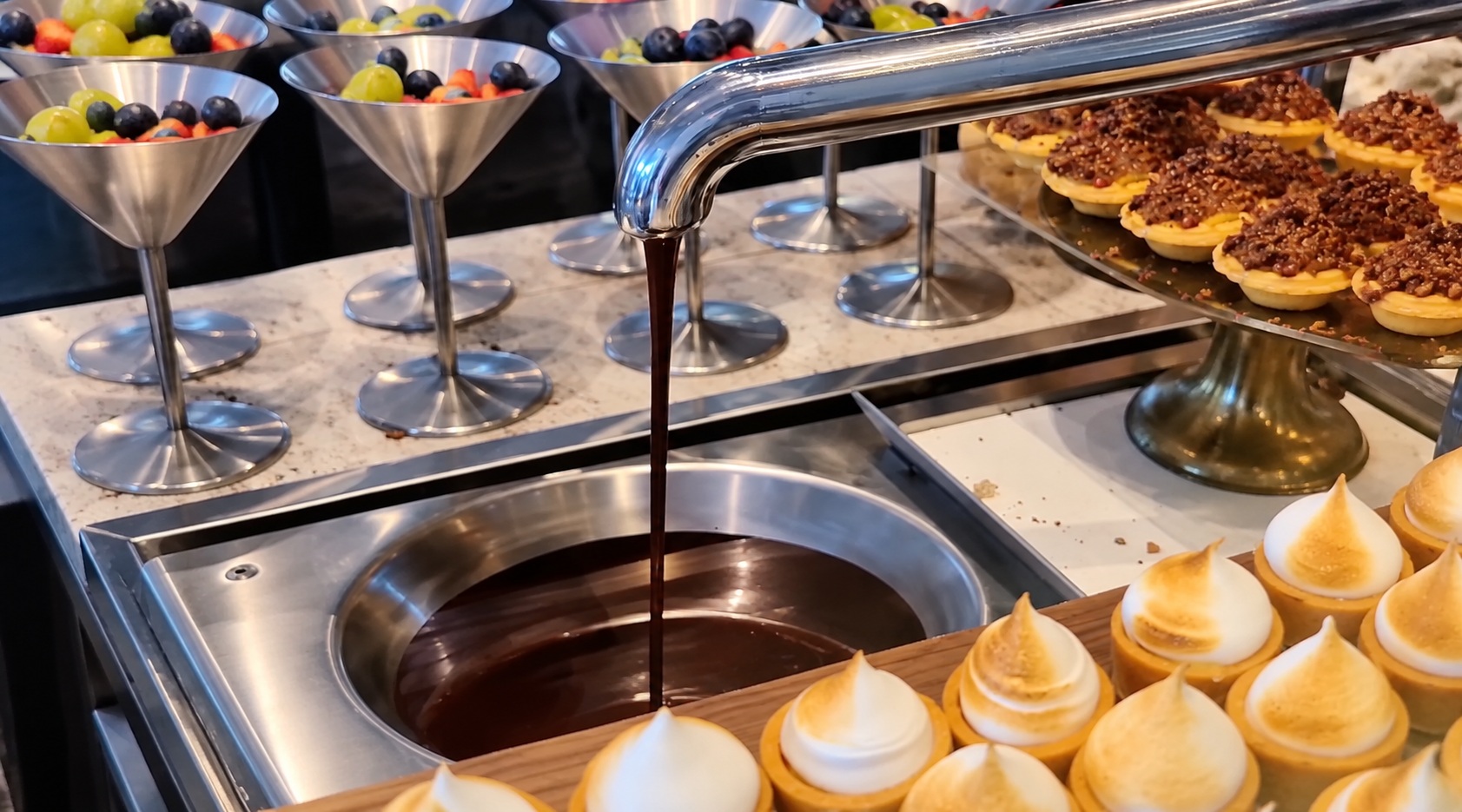 とろ～り流れる「チョコレートタップ」を体験