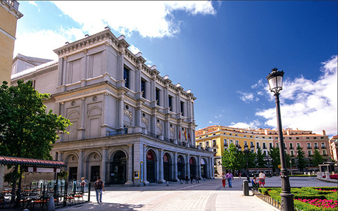 オリエンテ広場