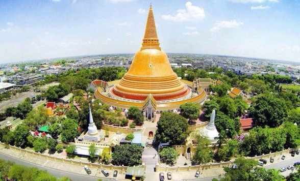 世界最大級の仏塔「ワット・プラパトムチェディ」見学