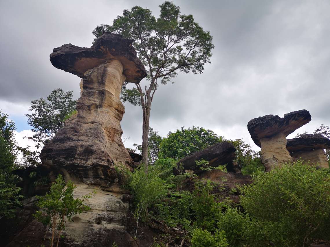 奇岩スポット、サオチャリアン（巨大キノコ岩）お立ち寄り