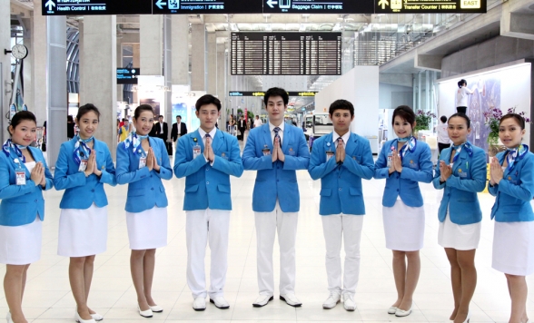 バンコクでの入国審査も専用レーン利用で楽々　ファーストトラックサービス