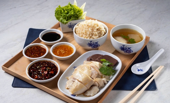 モンティエンホテル「ルアントン（ルエントン）」で味わう本格カオマンガイセット＜BTSサラデーン駅から徒歩10分＞