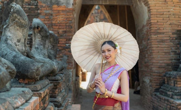 タイ民族衣装レンタル付き！世界遺産アユタヤ遺跡半日観光