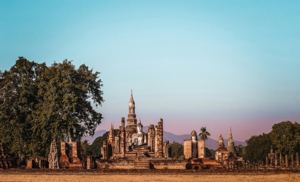 【ピサヌローク＆スコータイ】タイで最も美しい仏像と世界遺産遺跡群を巡る  1泊2日