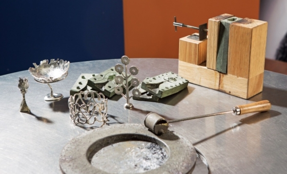 アクセサリー・キーホルダー製作　王室御用達ロイヤルセランゴール・ワークショップ