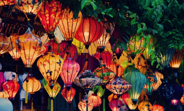 【ベトナム】夜のホイアン観光つき！ビーチリゾート ダナン2泊3日 <日本語ガイド/ホテル+航空券込み（エアアジア利用）>