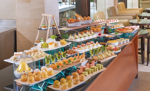 オーチャード地区に佇むクラシックホテル「グッドウッド パーク(Goodwood Park Hotel)」でアフタヌーンティービュッフェ