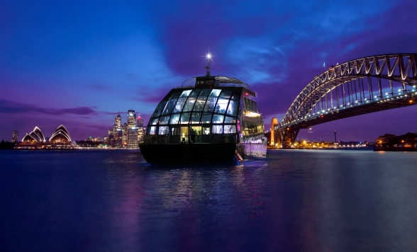 クリアビュー・グラスボート シグネチャーディナークルーズ