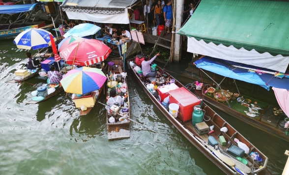 アンパワー水上マーケット + ホタル観賞ナイトクルーズ