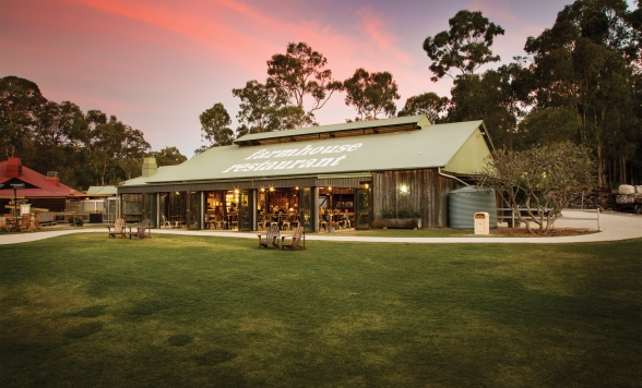 ゴールドコーストホテル⇔ パラダイスカントリー混載車送迎