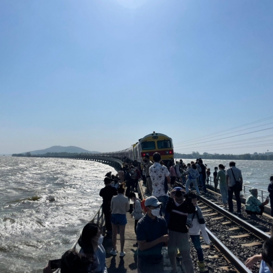 パーサックチョンラシットダム列車