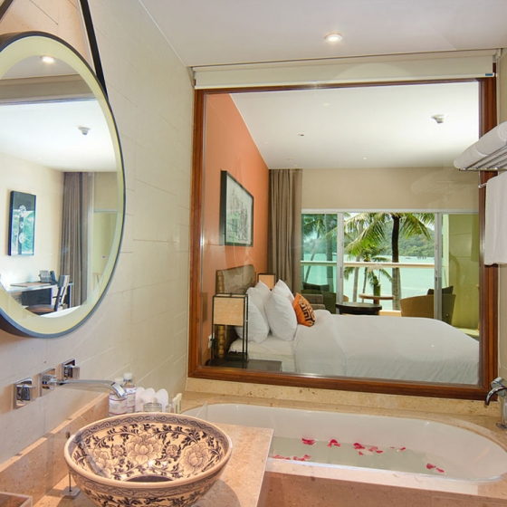 Crowne_Plaza_Phuket_Panwa_Beach