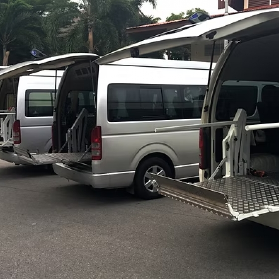 電動車椅子対応車両_空港送迎