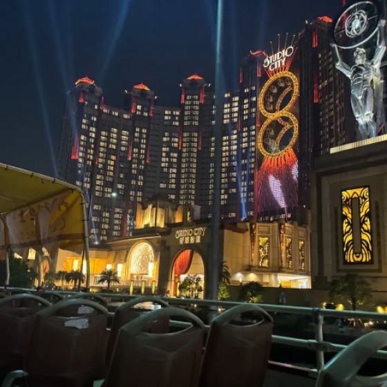 オープントップバス