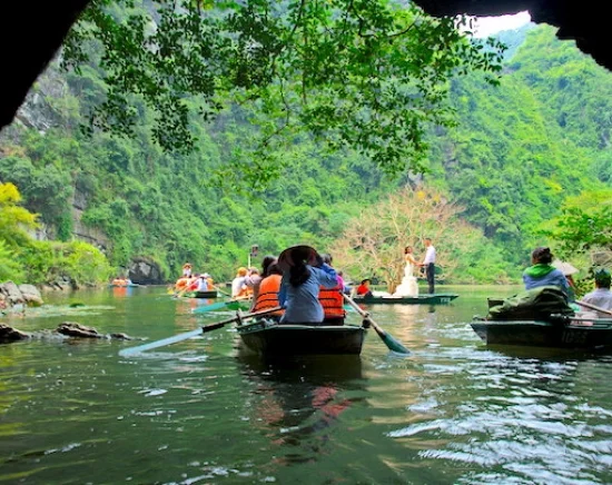 大人旅 人気NO.1！【ハノイ】世界遺産チャンアン 川下りクルーズ + 古都ホアルー1日観光ツアー