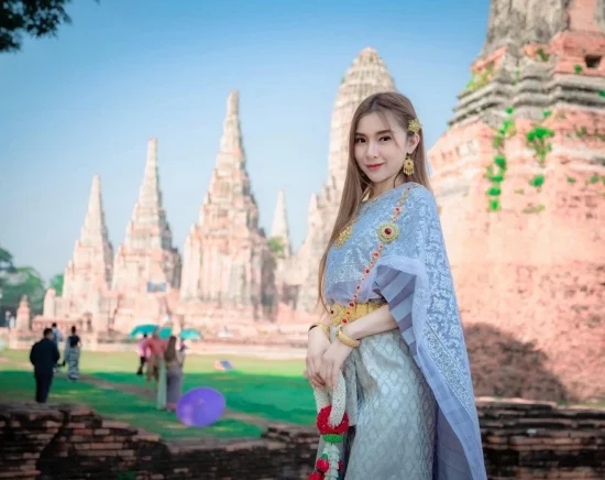 貸切り！タイ民族衣装レンタル＆プロカメラマン付き！世界遺産アユタヤ遺跡 1日観光 + 象と触れ合い体験
