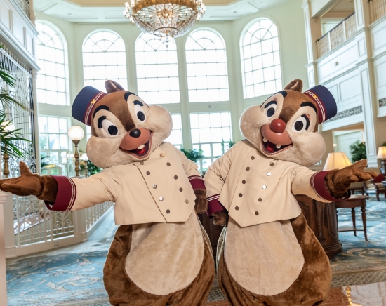【香港】ディズニーフレンズに会える朝食付き！香港ディズニーランド・ホテル 1泊2日＜空港送迎 ＆ 1デー・パーク・チケット または 2デー・パーク・チケット付き / タイ国際航空利用＞