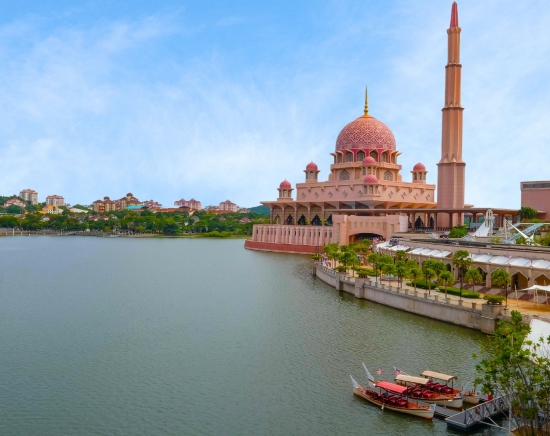 【貸切プラン】 ピンクモスク+ブルーモスク+バツー洞窟+イスラム美術館 ＜昼食なし（セントラルマーケットにて自由食）/ 日本語ガイド＞
