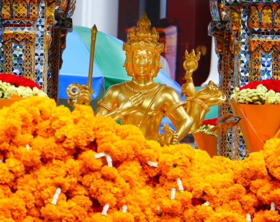 【毎週木曜日限定催行】絶対願いを叶えたい人必見！バンコク最強パワースポットを巡る開運巡礼1日ツアー＜日本語ガイド付き／昼食なし または 三大タイ料理の昼食付き 選択可能＞