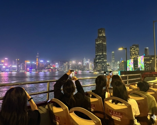 香港名物体験！2階建てオープントップバスで夜の街を爽快ドライブ！
