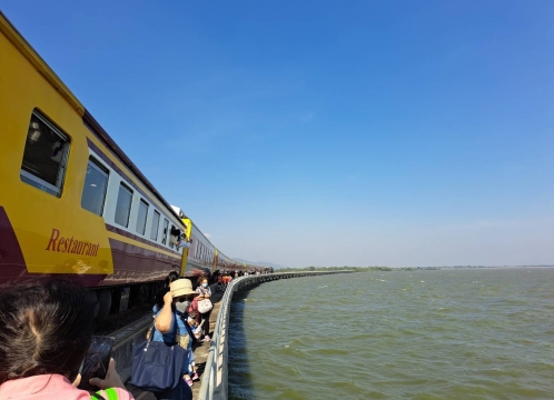 パーサックチョンラシットダム列車