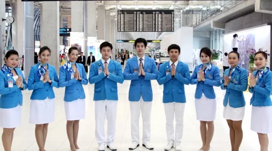 バンコクでの入国審査も専用レーン利用で楽々　ファーストトラックサービス