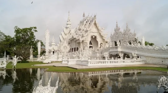 ワットロンクン（ホワイトテンプル）