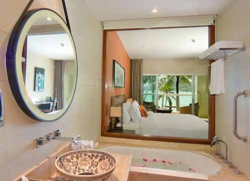 Crowne_Plaza_Phuket_Panwa_Beach