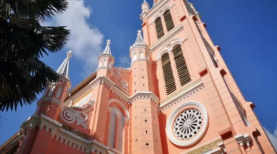 【ホーチミン】ピンクのタンディン教会とフォトジェニック巡りツアー