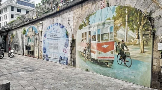 フンフン通りの壁画アート