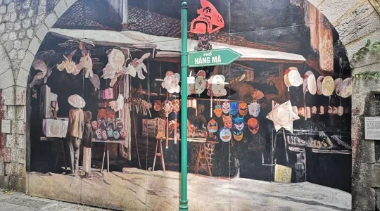 フンフン通りの壁画