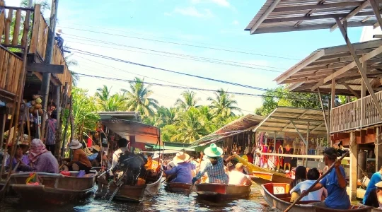 【貸切ツアー】『ダムヌンサドゥアック水上マーケット + メークロン線路市場で列車乗車ツアー 』