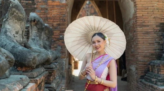 タイ民族衣装レンタル付き！世界遺産アユタヤ遺跡半日観光