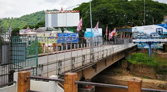 メーサイ国境
