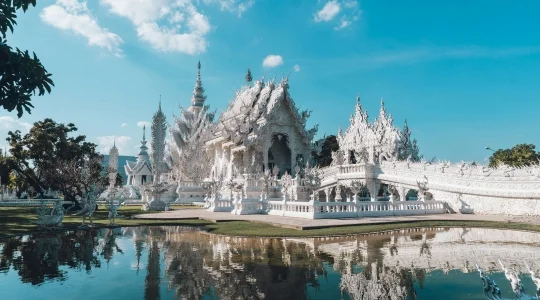 【チェンライ】タイ・ミャンマー国境への旅！ゴールデントライアングルとフォトジェニックな寺院散策　チェンライ1泊2日