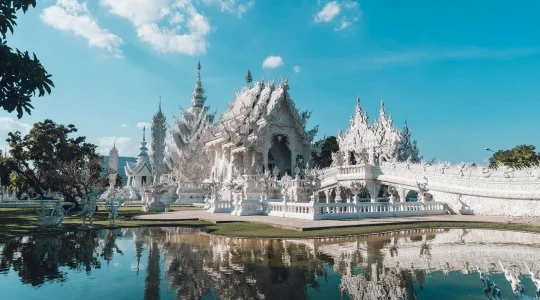 チェンライの見所まるまる観光！ゴールデントライアングル+フォトジェニック寺院+首長族の村訪問