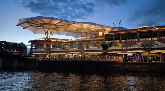 シンガポール夜景ツアー_リバーボート乗船