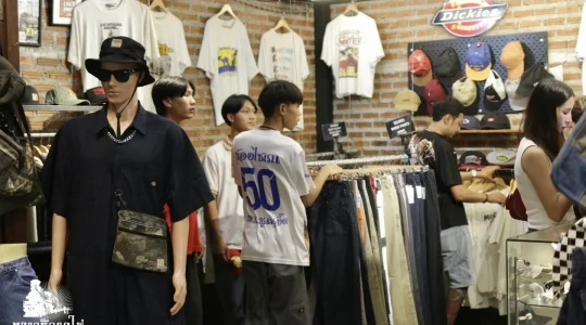 シーナカリン鉄道市場_タラートロットファイシーナカリン